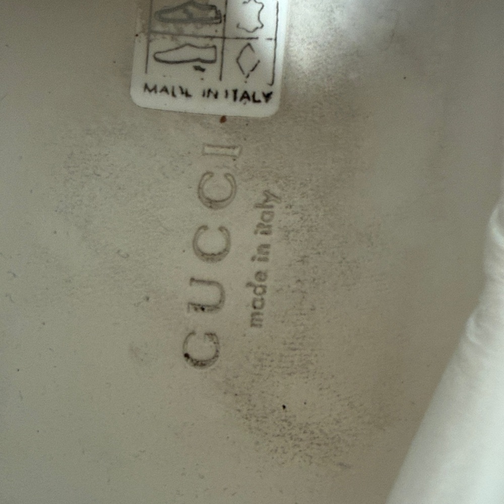 Gucci White Leather Sneakers with Red and Green Accents - Picture 5 of 11